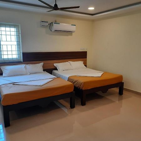 Grk Residency Hotel Guduvancheri Exterior photo