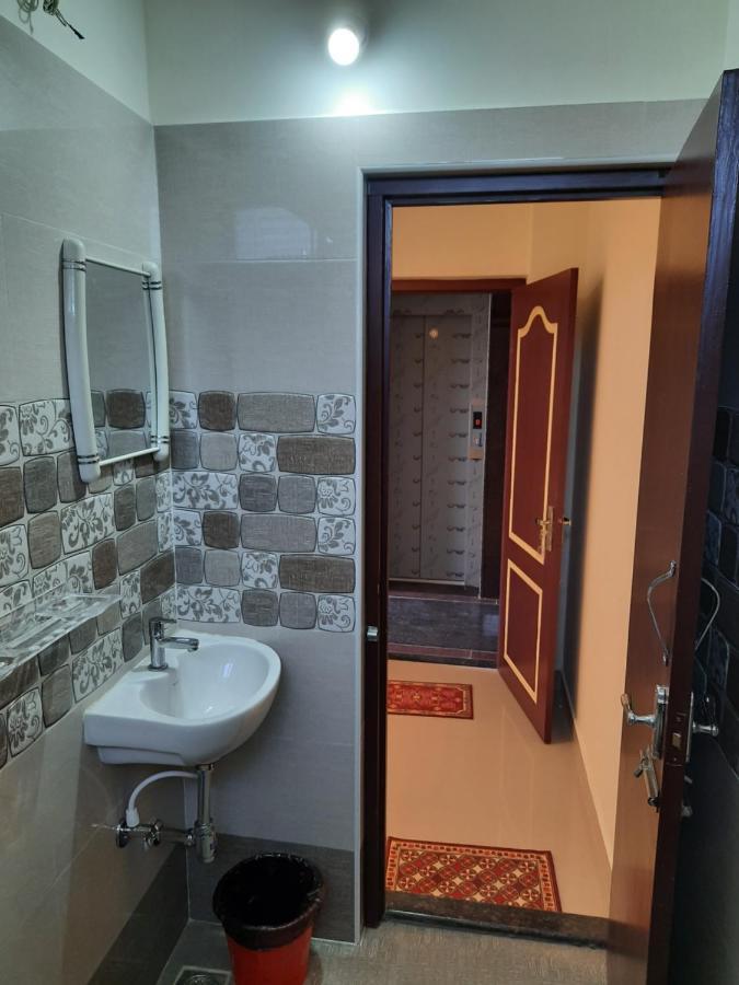 Grk Residency Hotel Guduvancheri Exterior photo